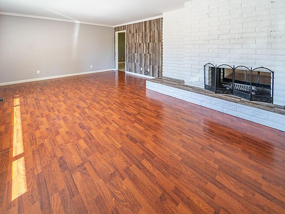 5th image of 950 Sierra Vista Dr