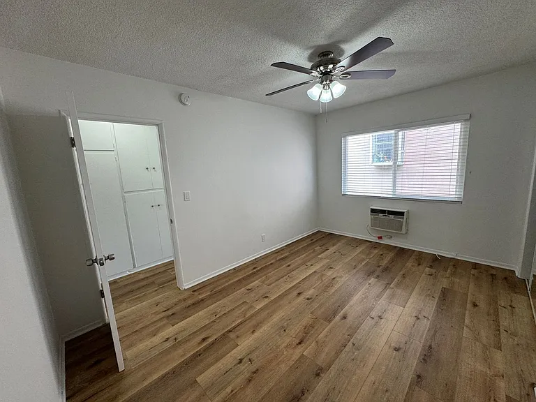 11330 Ohio Ave — Photo 13