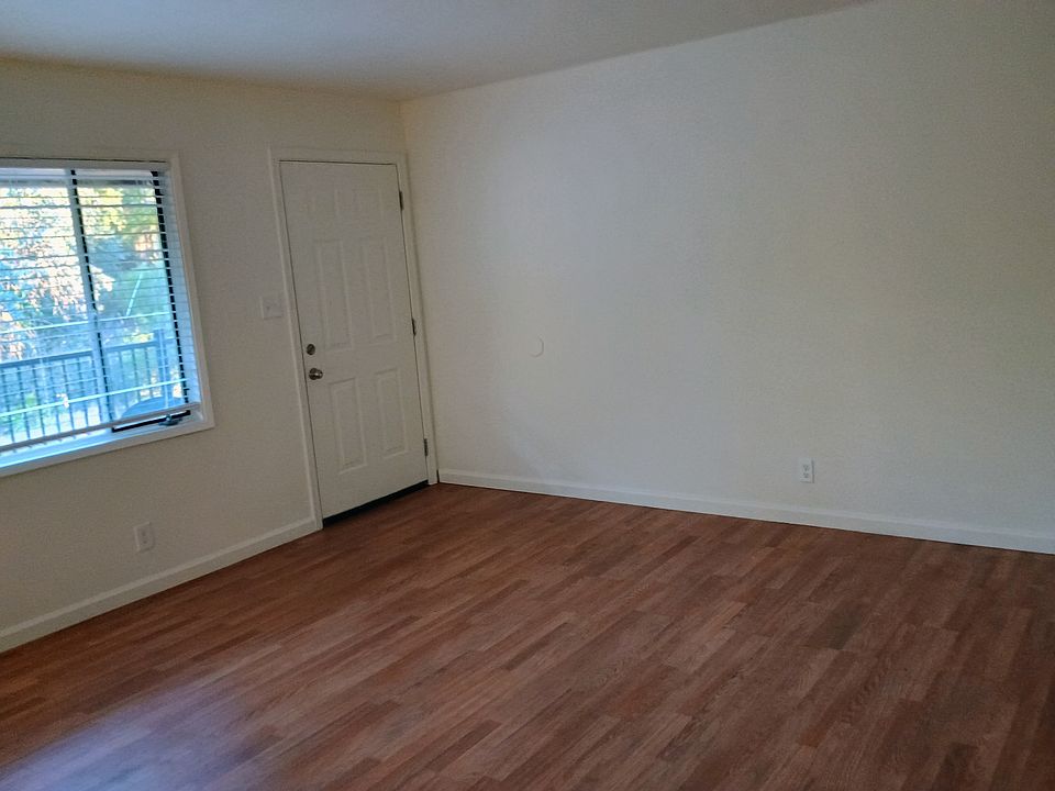 1st image of 1455 Lochbrae Rd #8
