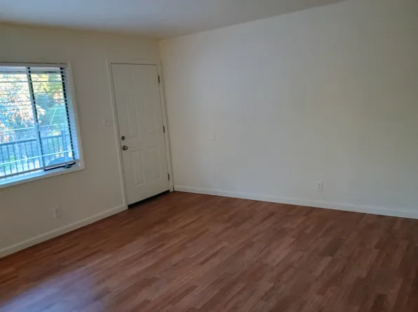 1455 Lochbrae Rd #8, Sacramento, CA 95815