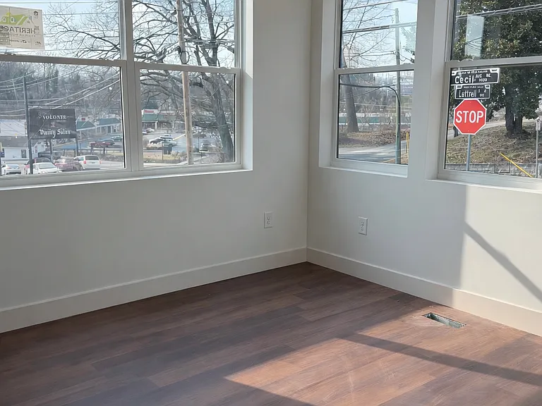 1404 Cecil Ave NE — Photo 5