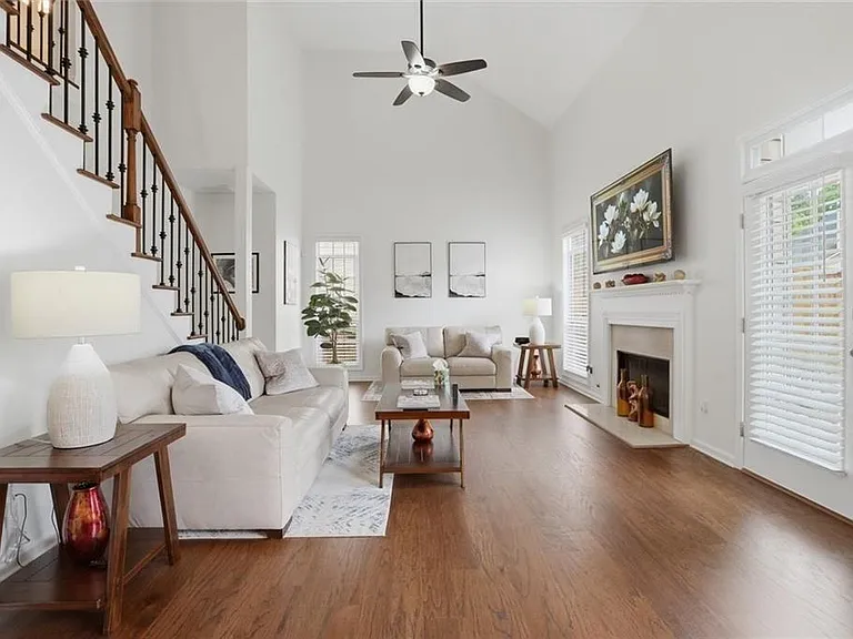 6261 Vinings Vintage Dr — Photo 4