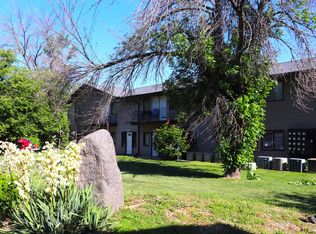 2060 Edgewood Rd NW #16, Cedar Rapids, IA 52405