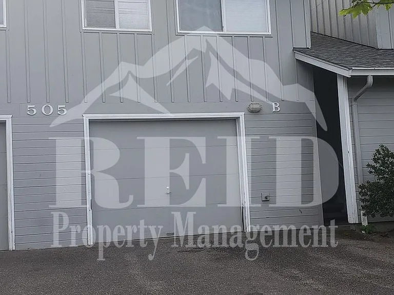505 S Summit Ave #A-D — Photo 2