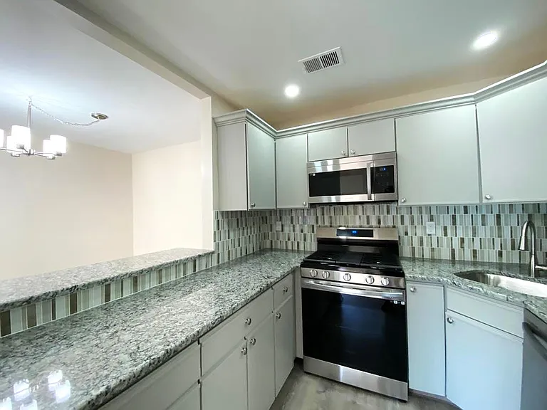 11 Quince Ct — Photo 6