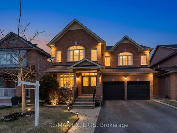 13 Villagewood St, Brampton, ON L6P 2C3