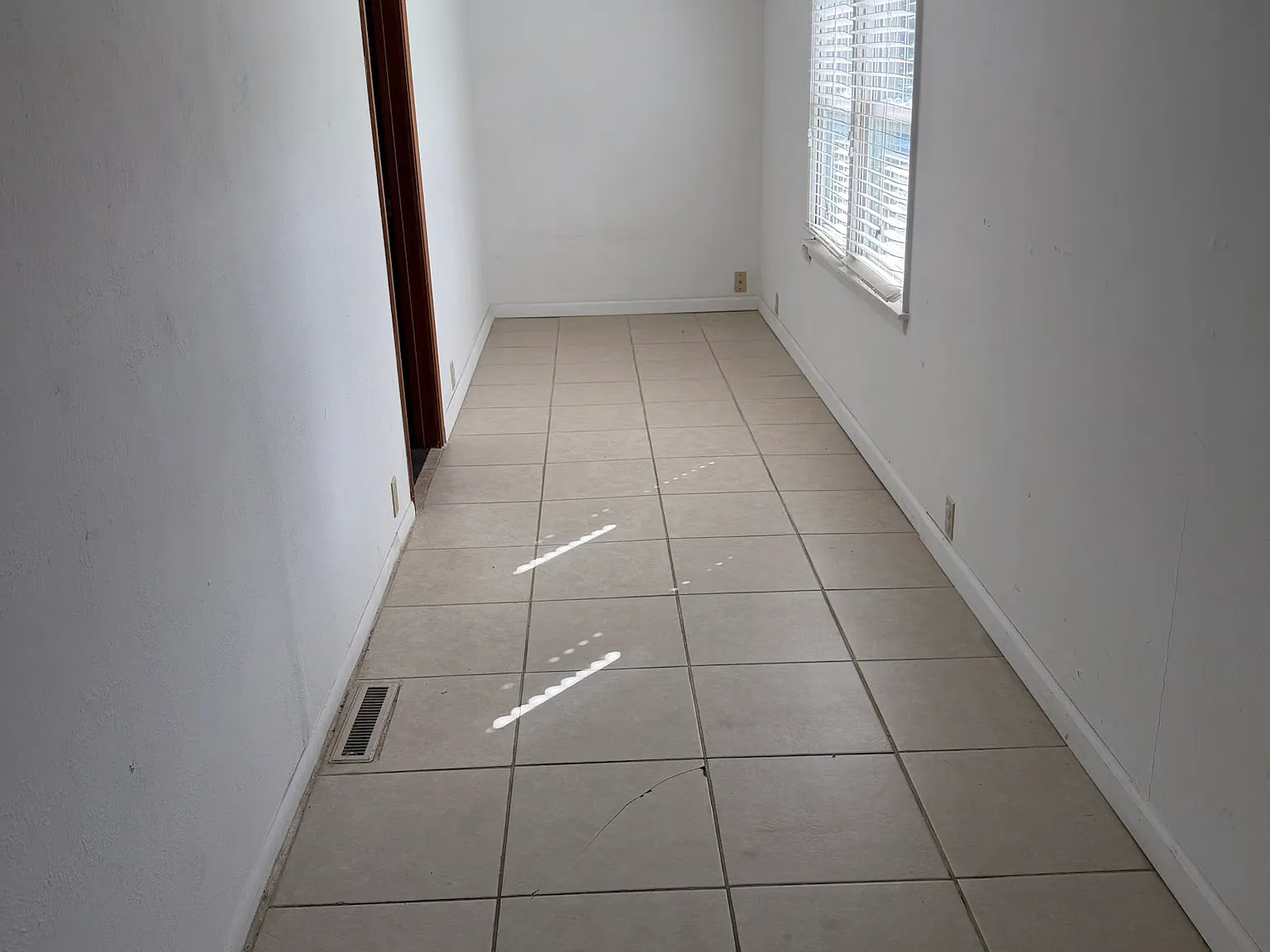 2 bed, 1156 sqft, $865 — Photo 2