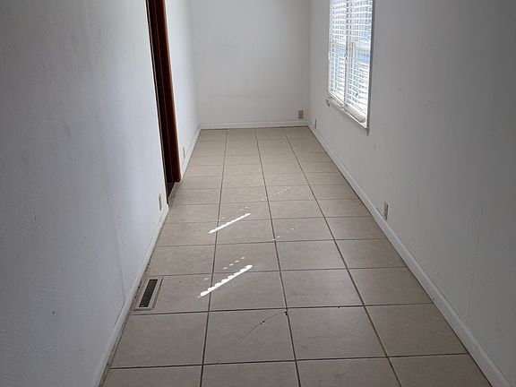 2nd image of 705 Maple St