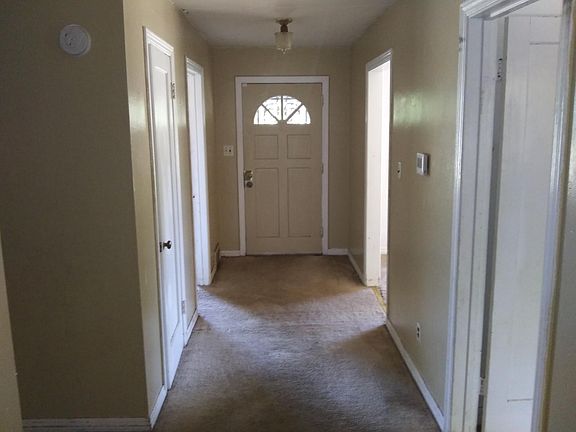 4th image of 4109 Springlake Dr