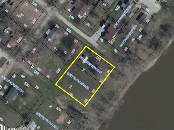 103 Chestnut St, Keosauqua, IA 52565