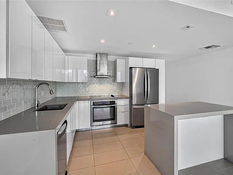 1600 NE 1st Ave #1210 — Photo 7