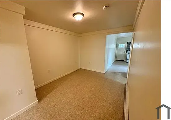 3 bed, 1200 sqft, $1,700 — Photo 2