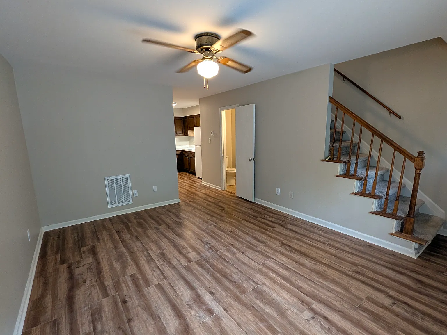 2 bed, 1.5 bath, 1100 sqft, $1,625 — Photo 3