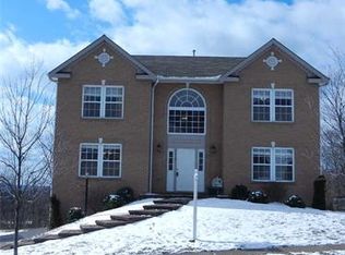 9310 Marshall Rd N, Cranberry Township, PA 16066