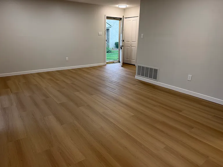 53 Sandra Rd — Photo 4