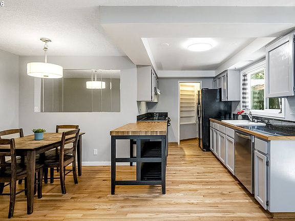 5th image of 12801 SE 126th Ave