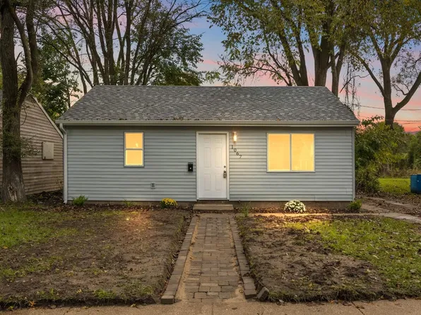 1067 Mount St, Gary, IN 46404