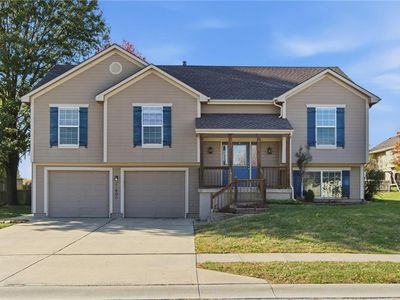 21406 Red Oak Ln, Peculiar, MO, 64078