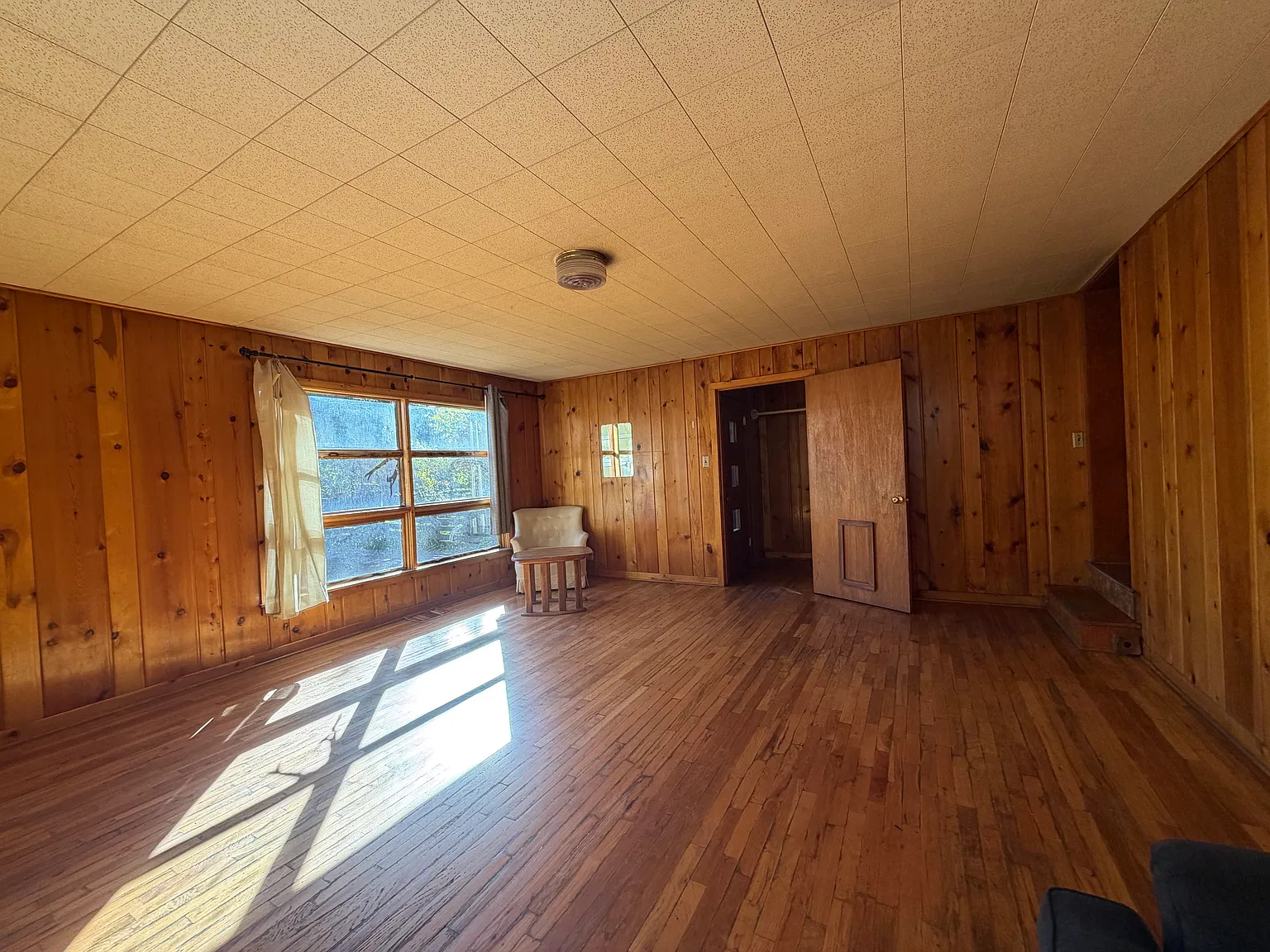 2 bed, 1122 sqft, $4,250 — Photo 2