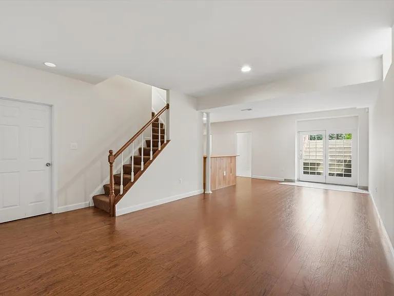 20242 Hidden Creek Ct — Photo 31
