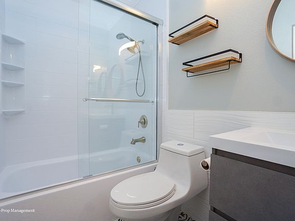 2nd image of 2150 Camino De La Reina Unit 110