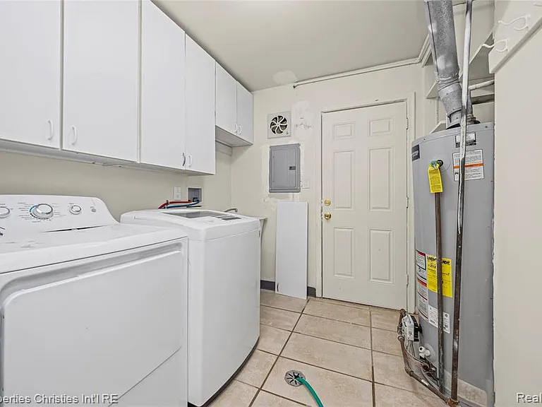 6550 Inkster Rd — Photo 27