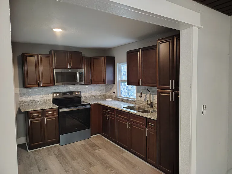 318 Chesney Blvd — Photo 8