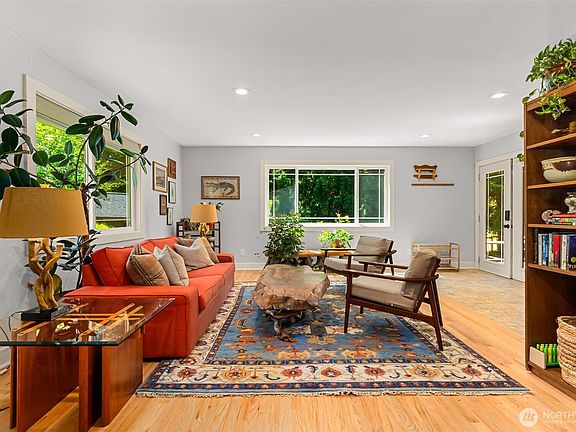 4th image of 3127 78th Avenue SE