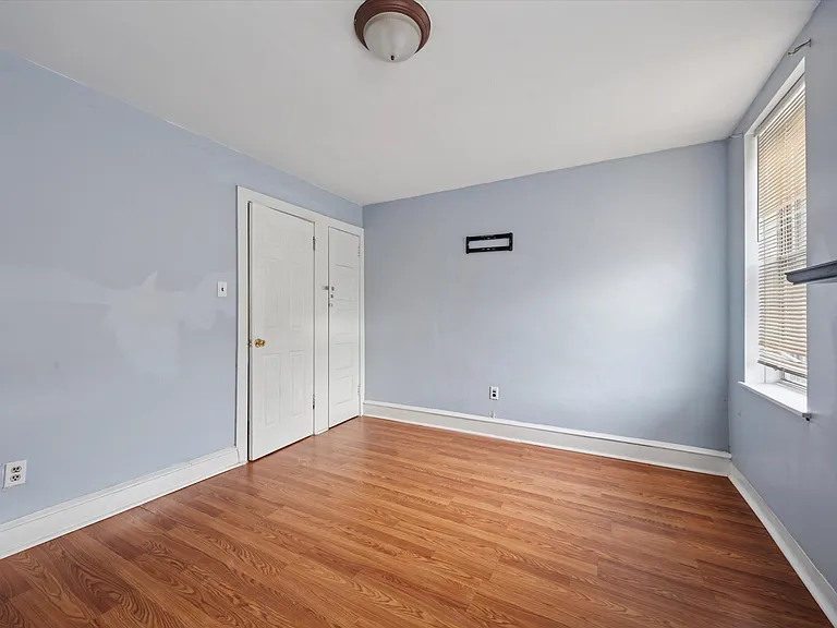 1320 S Newkirk St — Photo 30