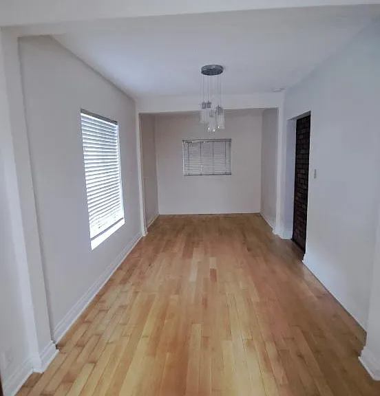 17501 Victory Blvd — Photo 8