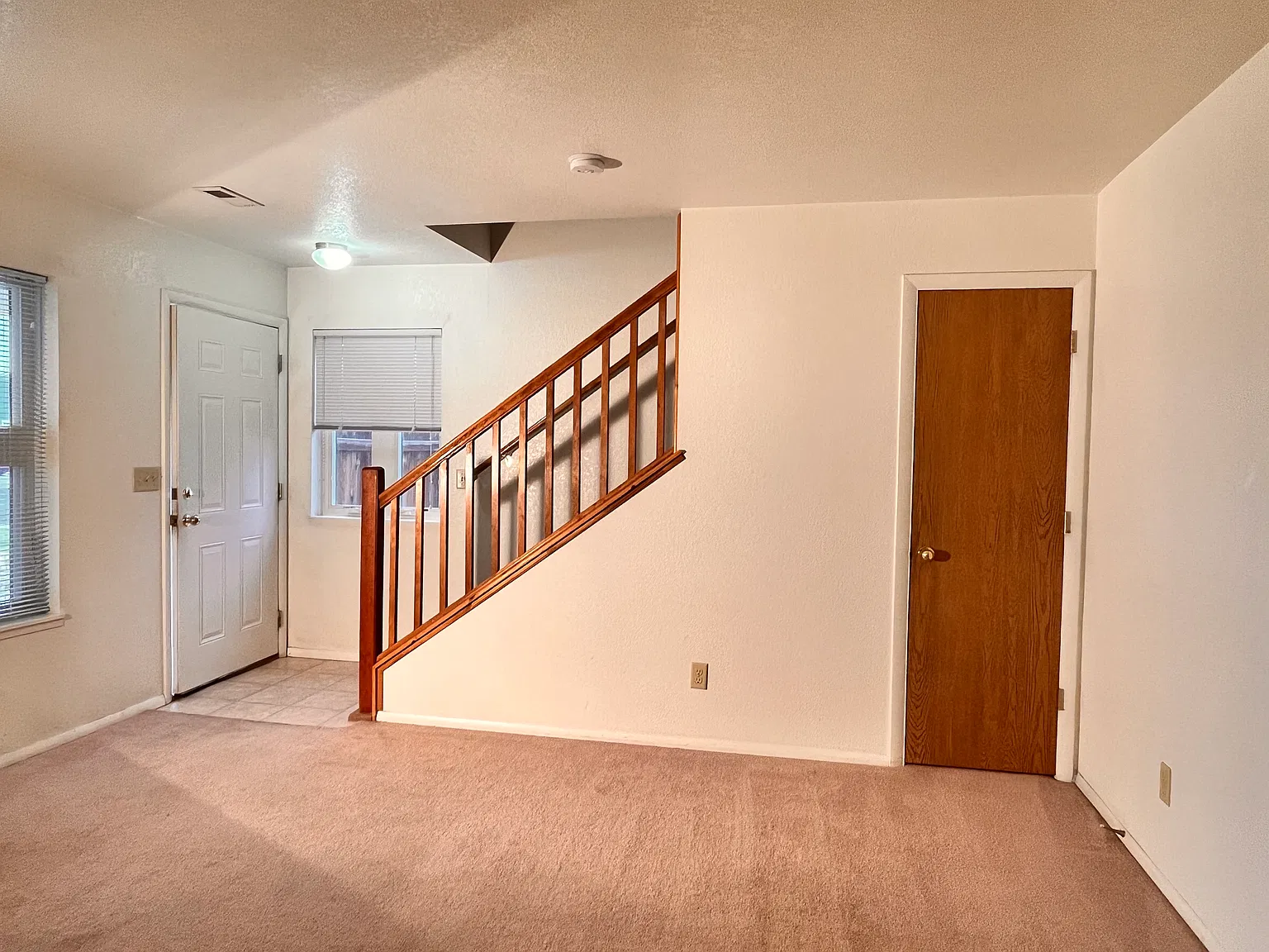 3 bed, 2.5 bath, 1664 sqft, $1,850 — Photo 4