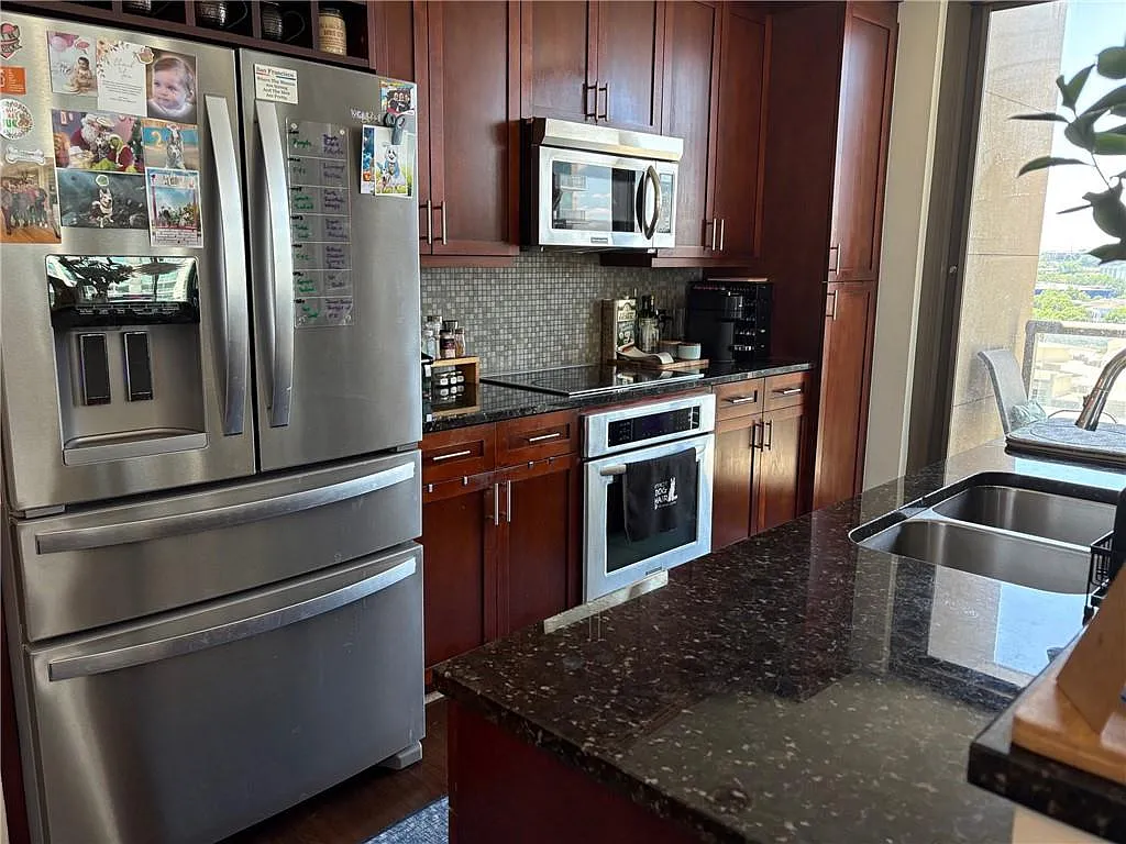 2 bed, 2.5 bath, 1369 sqft, $3,100 — Photo 4