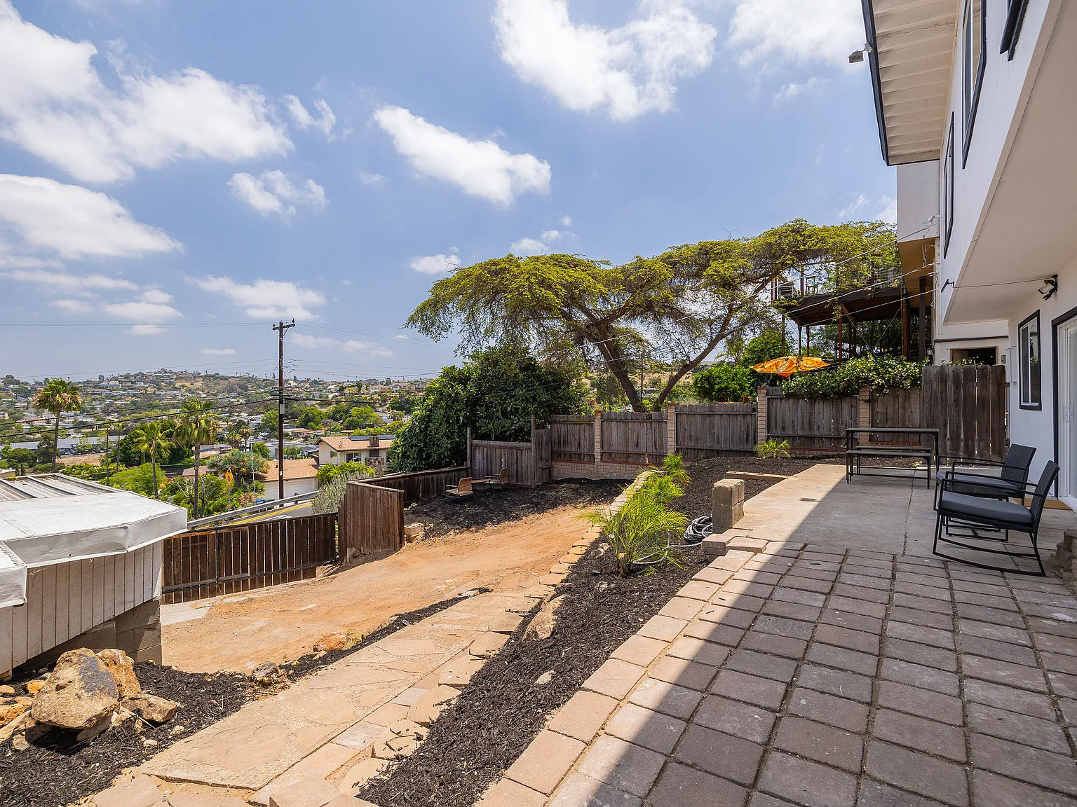 3 bed, 1600 sqft, $4,200 — Photo 4