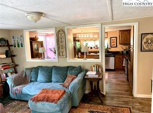 153 NW Old Turnpike Rd, Banner Elk, NC 28604