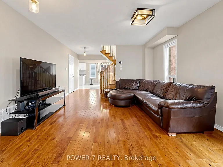 117 Saint Urbain Dr — Photo 8