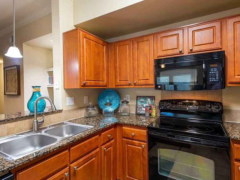 Oak Park Trails Granite Counter Tops