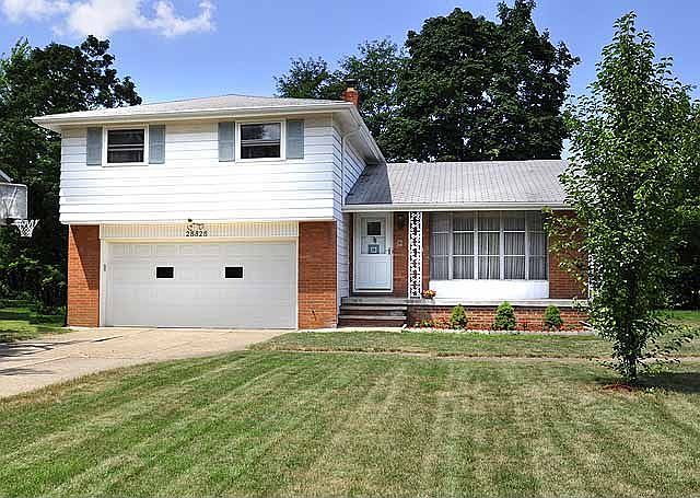 1st image of 28828 Lynhaven Dr