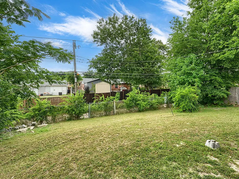 1246 Woodburn Trl — Photo 23