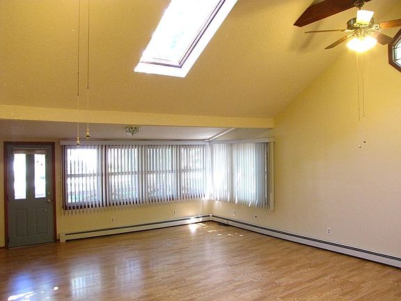 3rd image of 610 Barnegat Ave