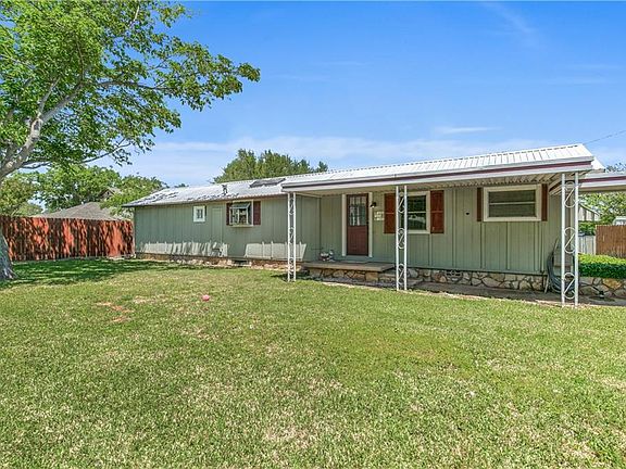 3rd image of 1802 Laguna Ct