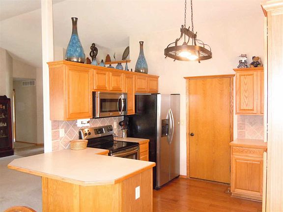 4th image of 811 N Candia Cir