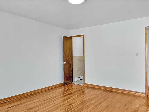 4th image of 41-43 Little Neck Pkwy