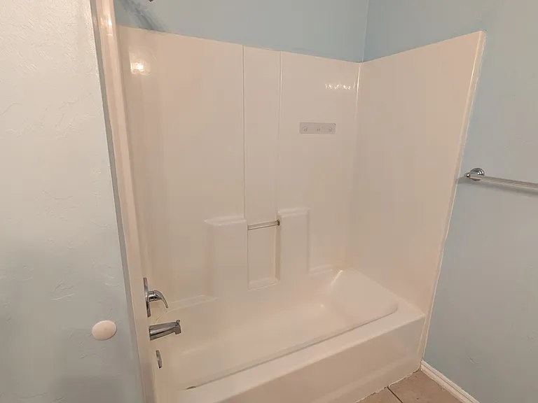 6920 Freedom Ave — Photo 8