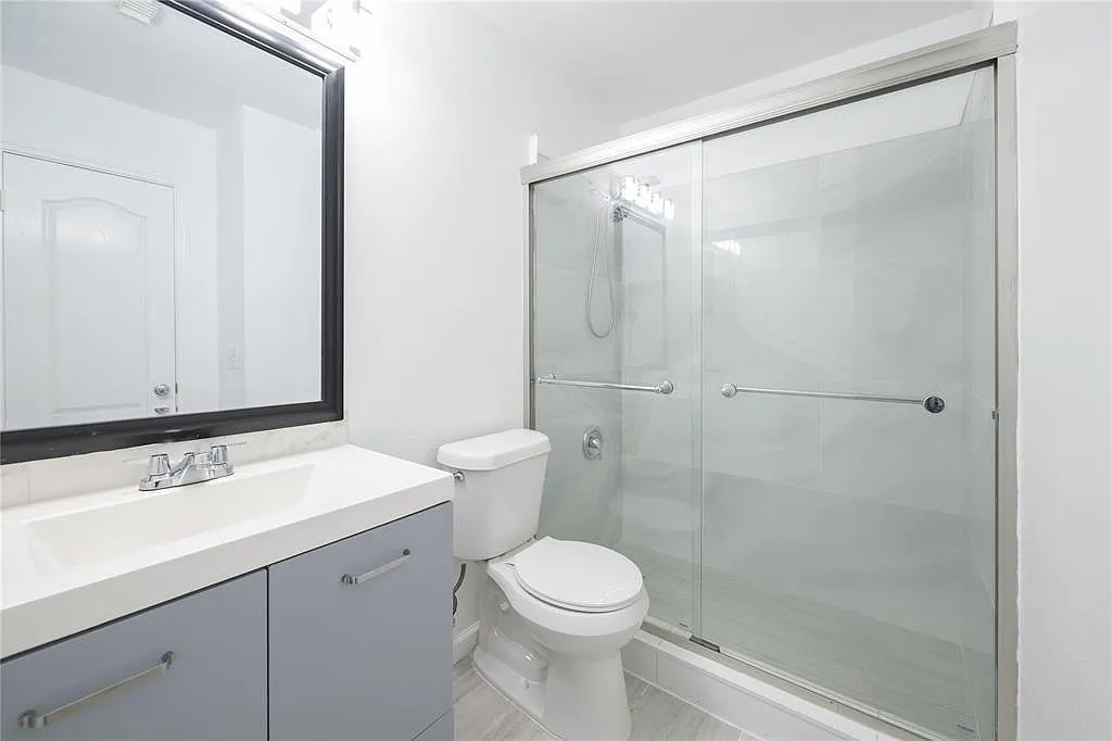 4 bed, 2.0 bath, 1750 sqft, $2,300 — Photo 4