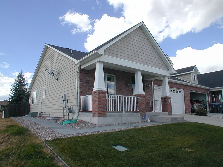 400 Sterling Dr — Photo 22