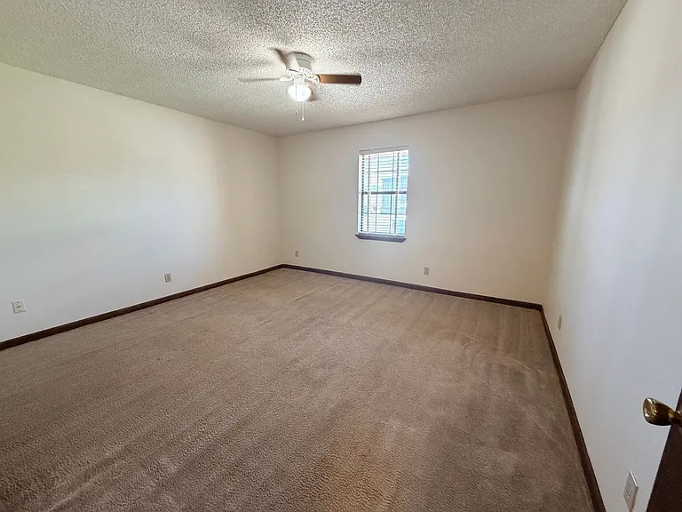 1755 Poplar St #B — Photo 6