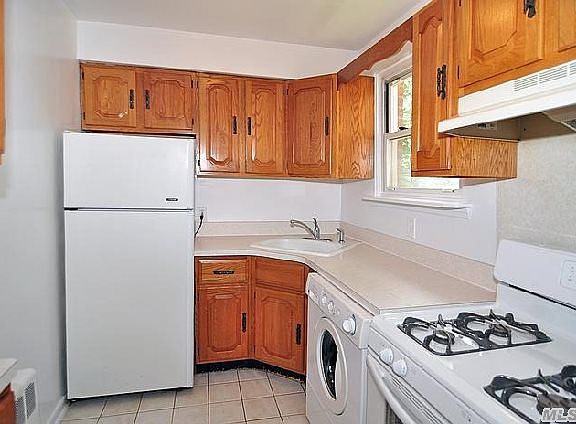 5th image of 102 Edwards St APT 1C