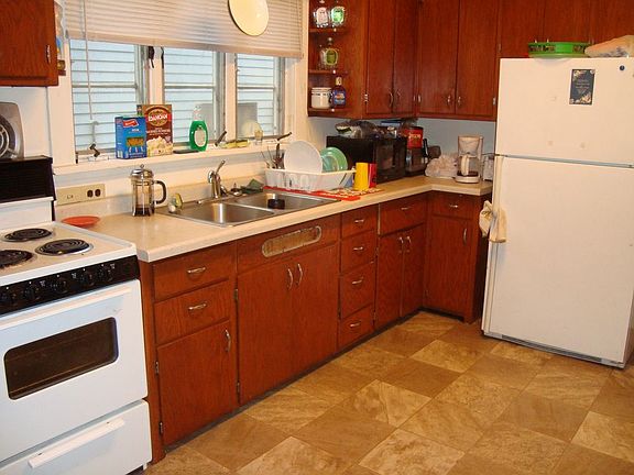 2nd image of 710 6th Ave S