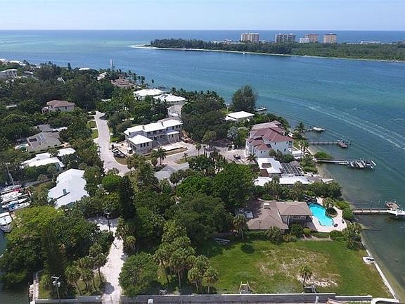 2nd image of 3344 Gulfmead Dr