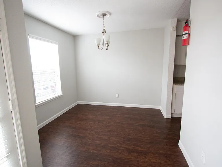The Claridge Apartments — Photo 9